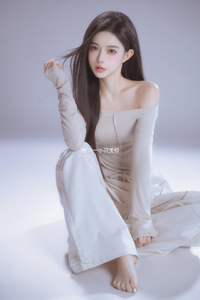 坚如磐石 封面